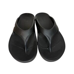 OOFOS OOriginal Sandal  Women's 9 - Men's 7 Black Lightweight Recovery Shoe